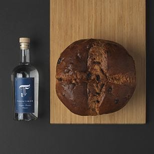 lambicar confezione regalo natalizia dal Trentino grappa e panettone Trentiner